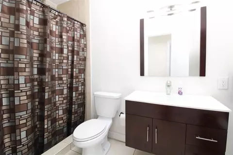 6455 W 18th Ave, Hialeah, FL 33012 photo 54