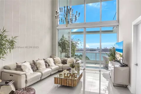 900 Biscayne Blvd #1705, Miami, FL 33132