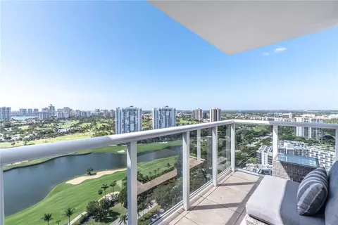3625 N Country Club Dr #PH9, Aventura, FL 33180