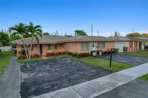 324 E 34th St, Hialeah, FL 33013 photo 2