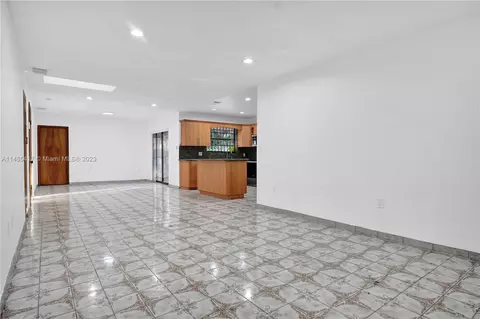 324 E 34th St, Hialeah, FL 33013 photo 7