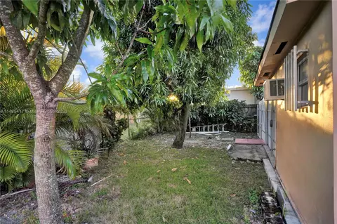 324 E 34th St, Hialeah, FL 33013 photo 23