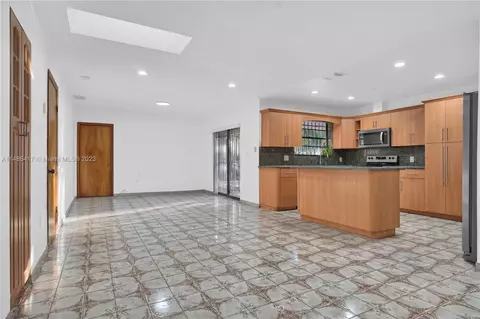 324 E 34th St, Hialeah, FL 33013 photo 8