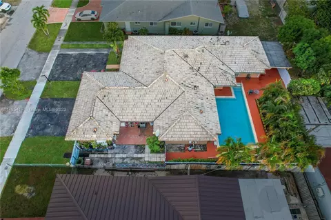 324 E 34th St, Hialeah, FL 33013 photo 3