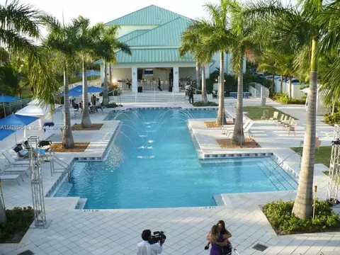 5300 NW 87th Ave #1115, Doral, FL 33178