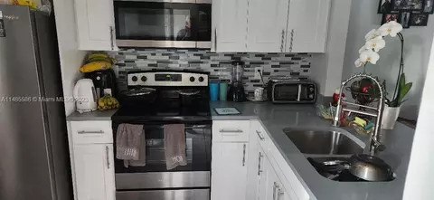 9218 NW 1st St #202, Pembroke Pines, FL 33024