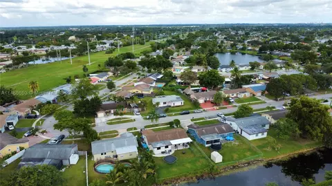 9901 NW 3rd St, Pembroke Pines, FL 33024