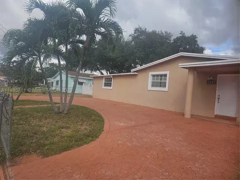 4221 SW 33rd St, West Park, FL 33023