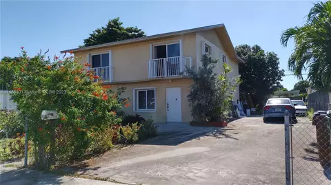 640 E 14th St, Hialeah, FL 33010