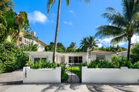 2385 N Bay Rd, Miami Beach, FL 33140