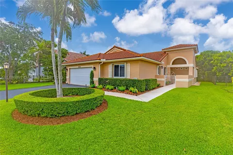 18856 NW 2nd St, Pembroke Pines, FL 33029
