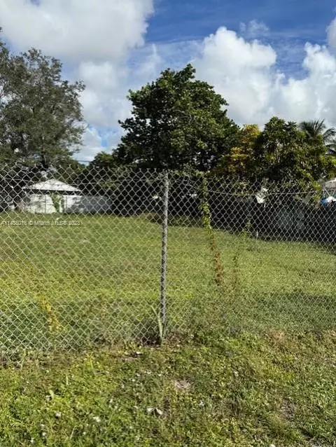 Undisclosed, Miami, FL 33147 photo 2
