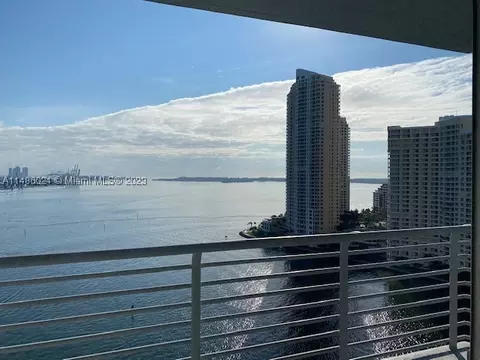 325 S Biscayne Blvd #2123, Miami, FL 33131