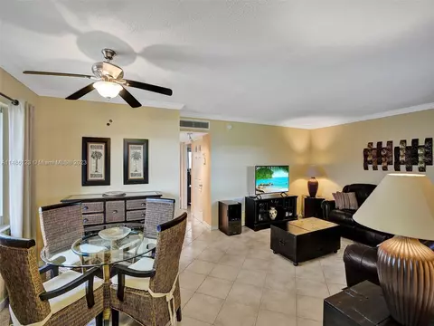 5300 Washington St #B321, Hollywood, FL 33021