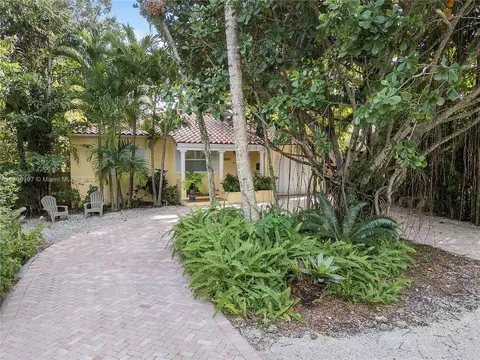 2400 Lincoln Ave, Miami, FL 33133