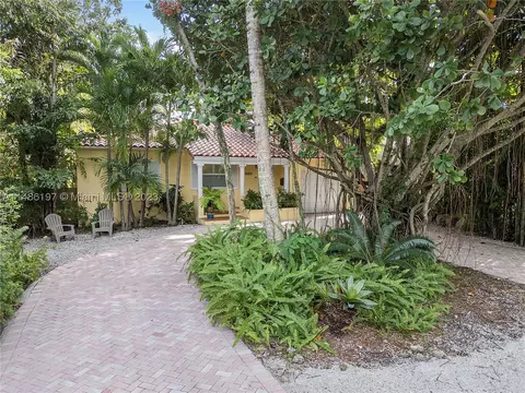 2400 Lincoln Ave, Miami, FL 33133