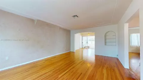 Undisclosed, Surfside, FL 33154 photo 5