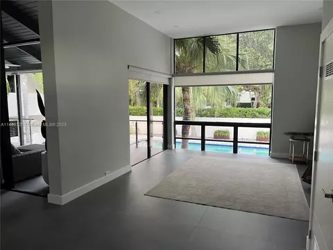 615 Harbor Cir, Key Biscayne, FL 33149