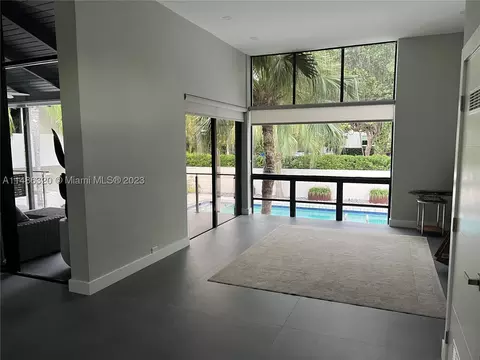 615 Harbor Cir, Key Biscayne, FL 33149