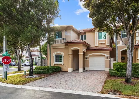 6752 NW 115th Pl, Doral, FL 33178