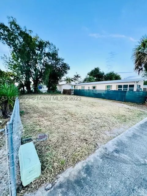 13481 SW 8th St, Davie, FL 33325