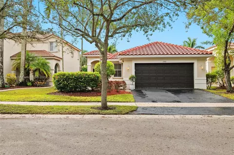 1789 Aspen Ln, Weston, FL 33327