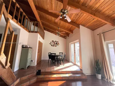 8046 SW 21st Ct, Davie, FL 33324