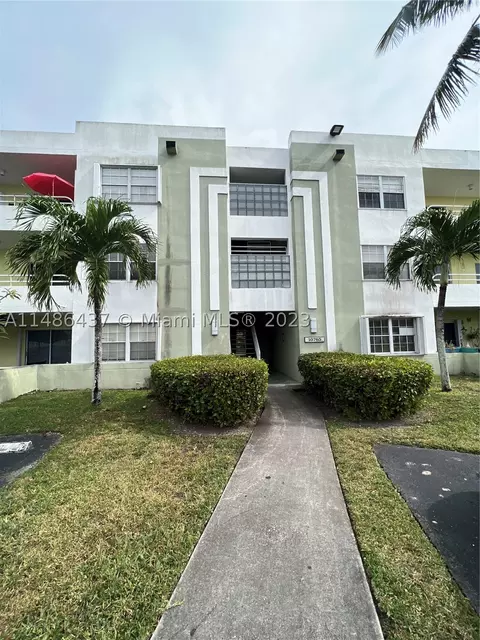 10765 SW 108th Ave #205, Miami, FL 33176