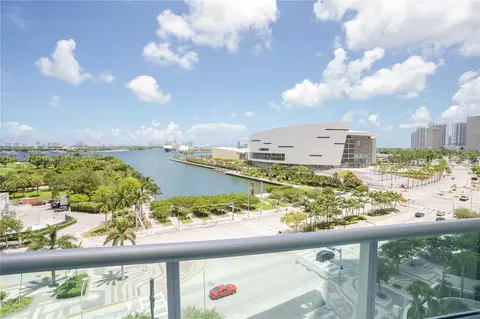 900 Biscayne Blvd #903, Miami, FL 33132