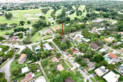 101 Hunting Lodge Dr, Miami Springs, FL 33166
