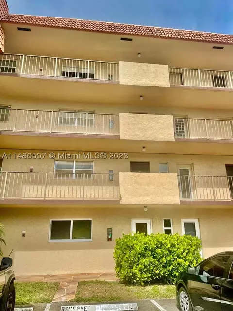 6061 N Falls Cir Dr #213, Lauderhill, FL 33319