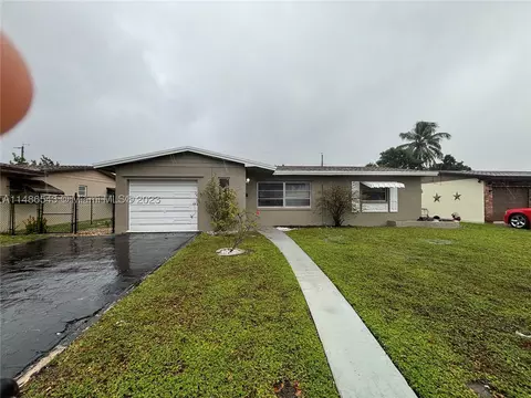 1111 N 76th Ter, Hollywood, FL 33024