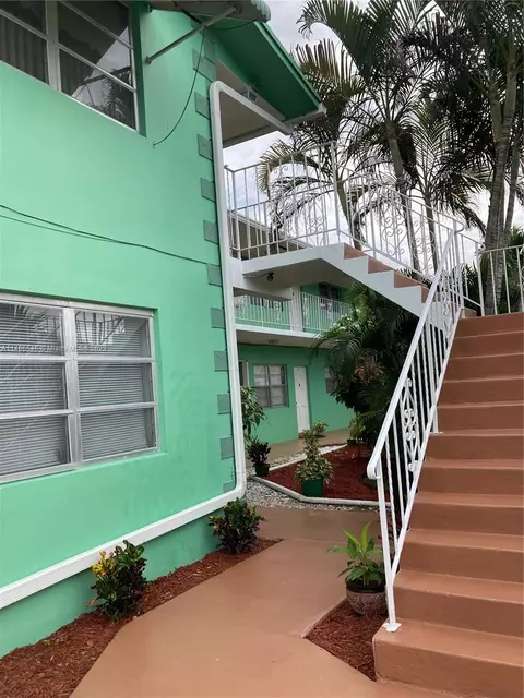 2428 Taylor St #5, Hollywood, FL 33020