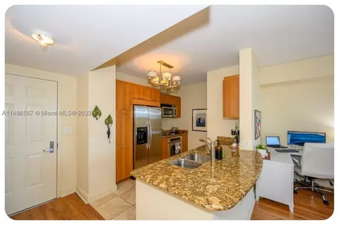 510 NW 84th Ave #305, Plantation, FL 33324