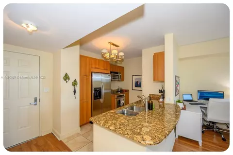 510 NW 84th Ave #305, Plantation, FL 33324