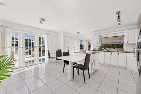 3388 NE 169th St, North Miami Beach, FL 33160