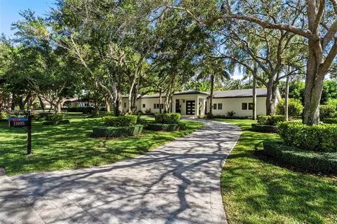 11905 SW 66th Ave, Pinecrest, FL 33156
