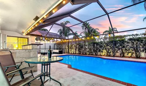 11590 SW 10th Ct, Pembroke Pines, FL 33025