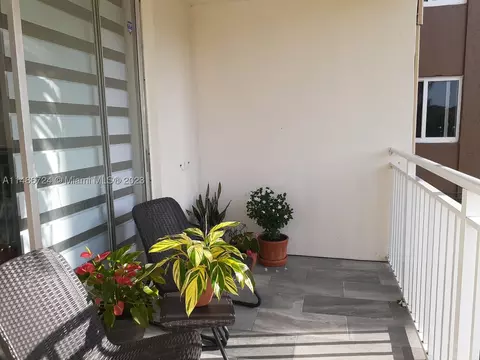 6960 Miami Gardens Dr #2-219, Hialeah, FL 33015