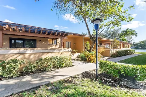 974 NW 79th Ter, Plantation, FL 33324