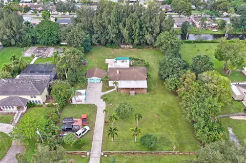 9810 SW 55th Ct, Cooper City, FL 33328