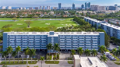 1000 NE 14th Ave #712, Hallandale Beach, FL 33009