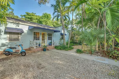 2925 SW 30th Ct, Coconut Grove, FL 33133