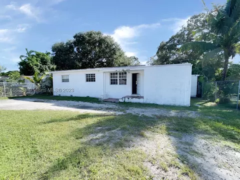 1242 NE 145th St, Miami, FL 33161