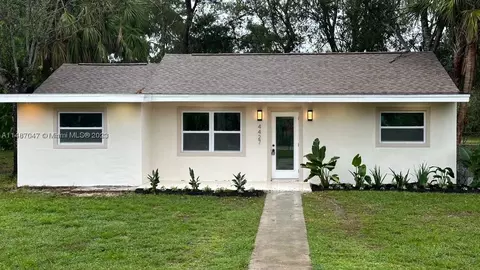 4427 Tuscaloosa St, Fort Myers, FL 33905