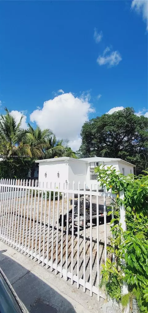 1515 NW 55th St, Miami, FL 33142