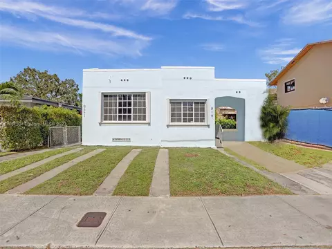 919 SW 10th St, Miami, FL 33130