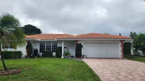 15 Little Harbor Way, Deerfield Beach, FL 33441