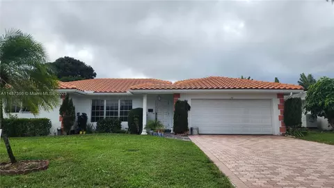 15 Little Harbor Way, Deerfield Beach, FL 33441