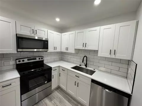 704 Laconia Cir #704, Lake Worth, FL 33467